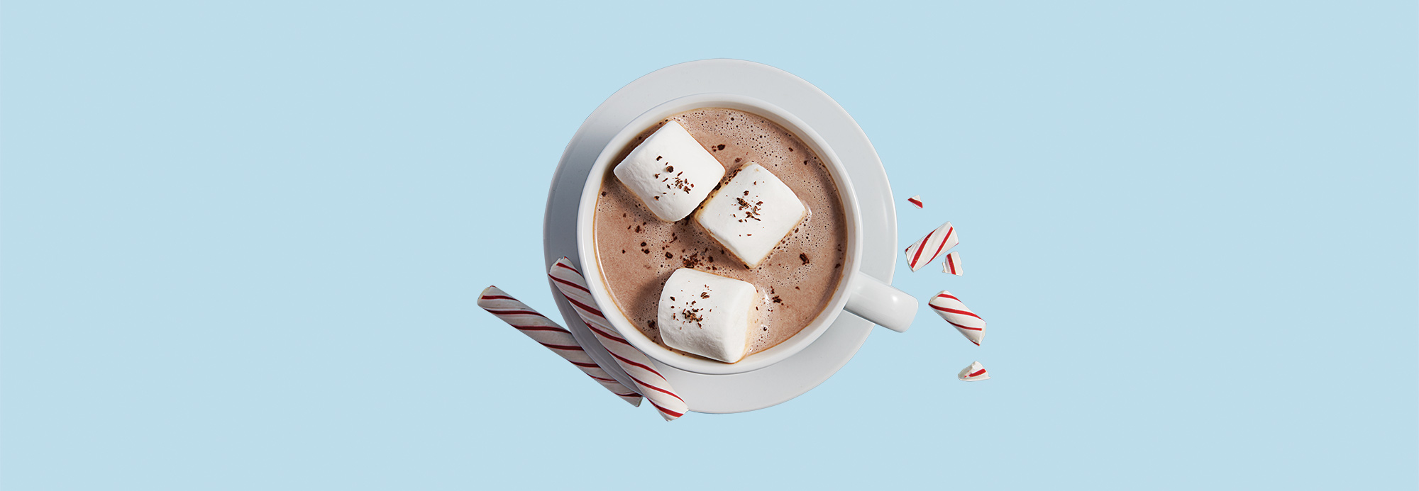 一杯热巧克力加棉花糖和拐杖糖