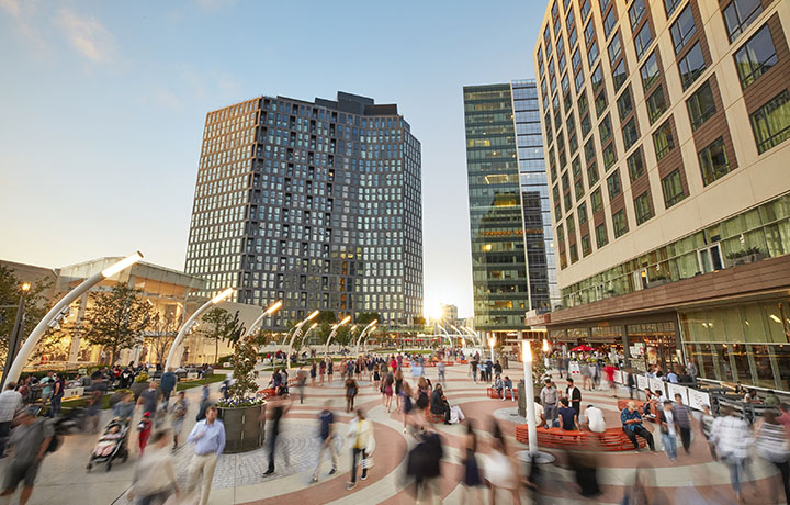 Mall exterior with many shoppers
