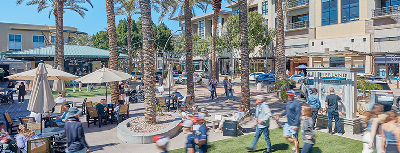 Kierland Commons' Center Lawn