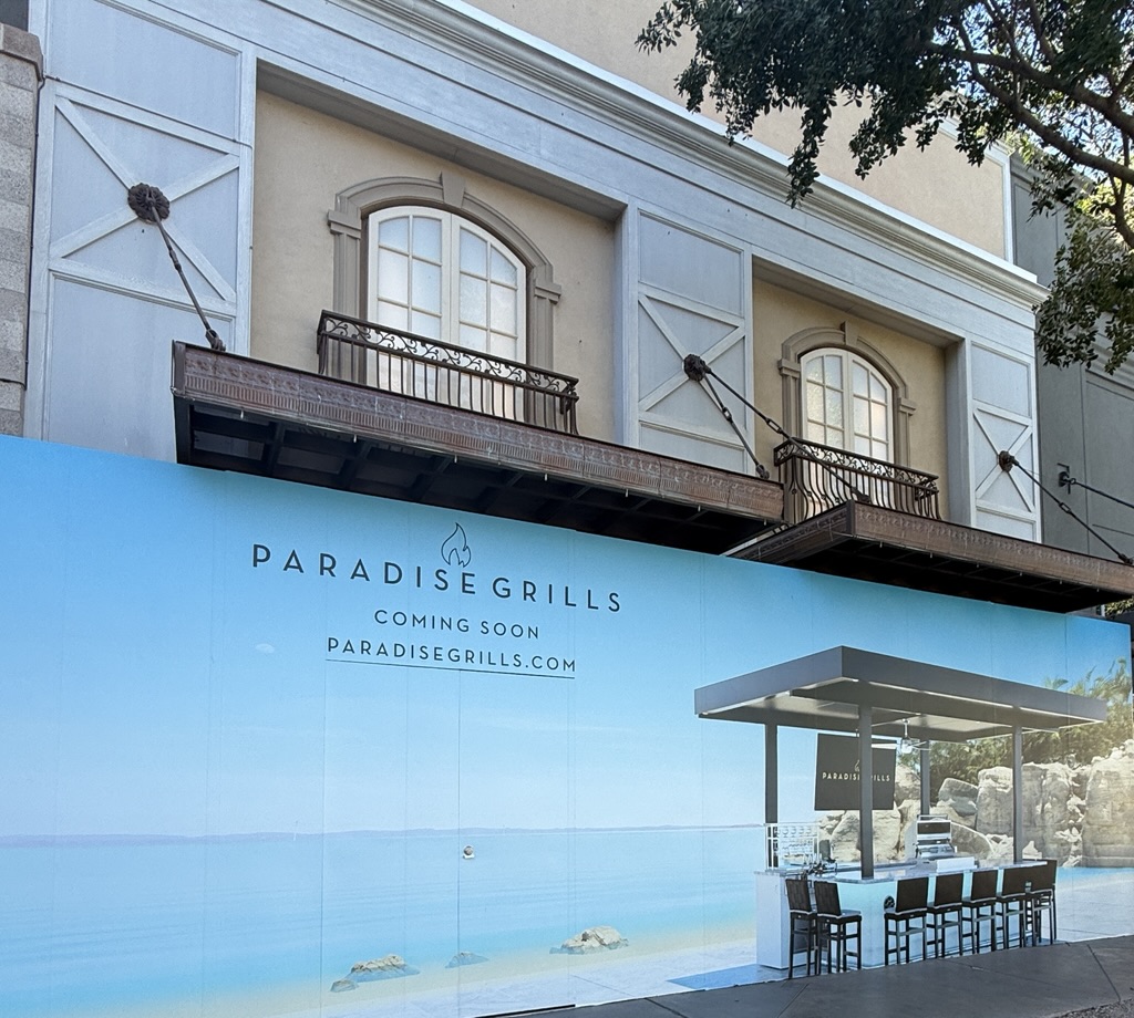 Paradise Grills storefront under construction at Kierland Commons.