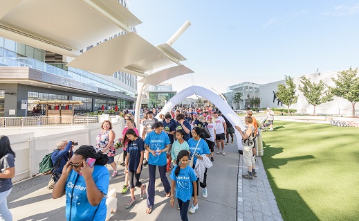 NAMI Walk walkers on The Plaza