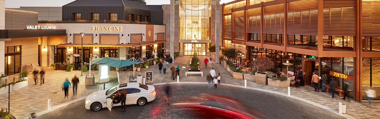 Valet area and entrance to the luxury wing at Scottsdale Fashion Square