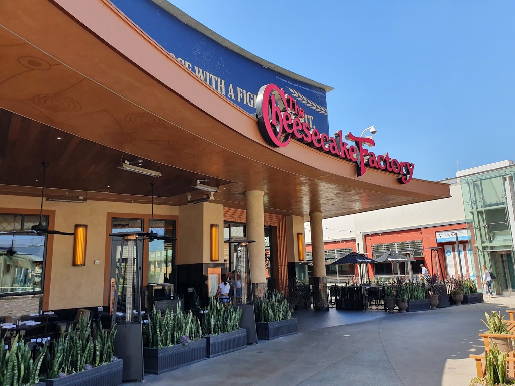 Image of Cheesecake Factory Storefront