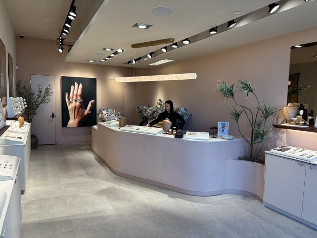 Mejuri Interior