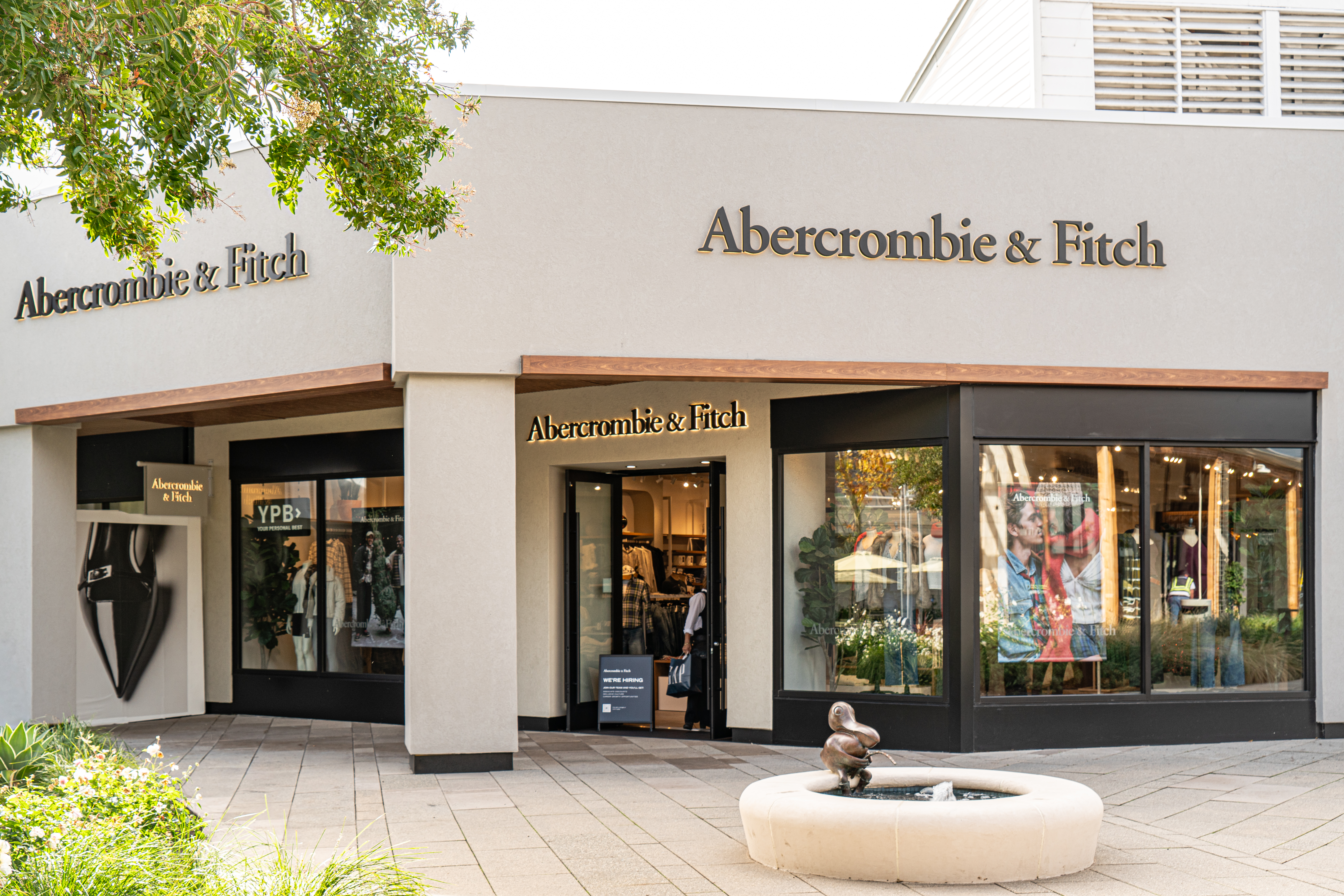 Abercrombie & Fitch storefront