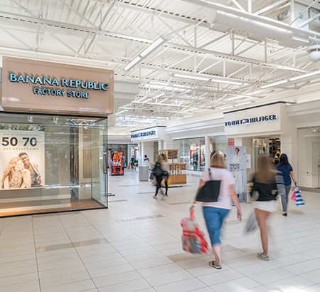 Banana Republic Factory Store and Tommy Hilfiger store at Fashion Outlets of Niagara Falls USA