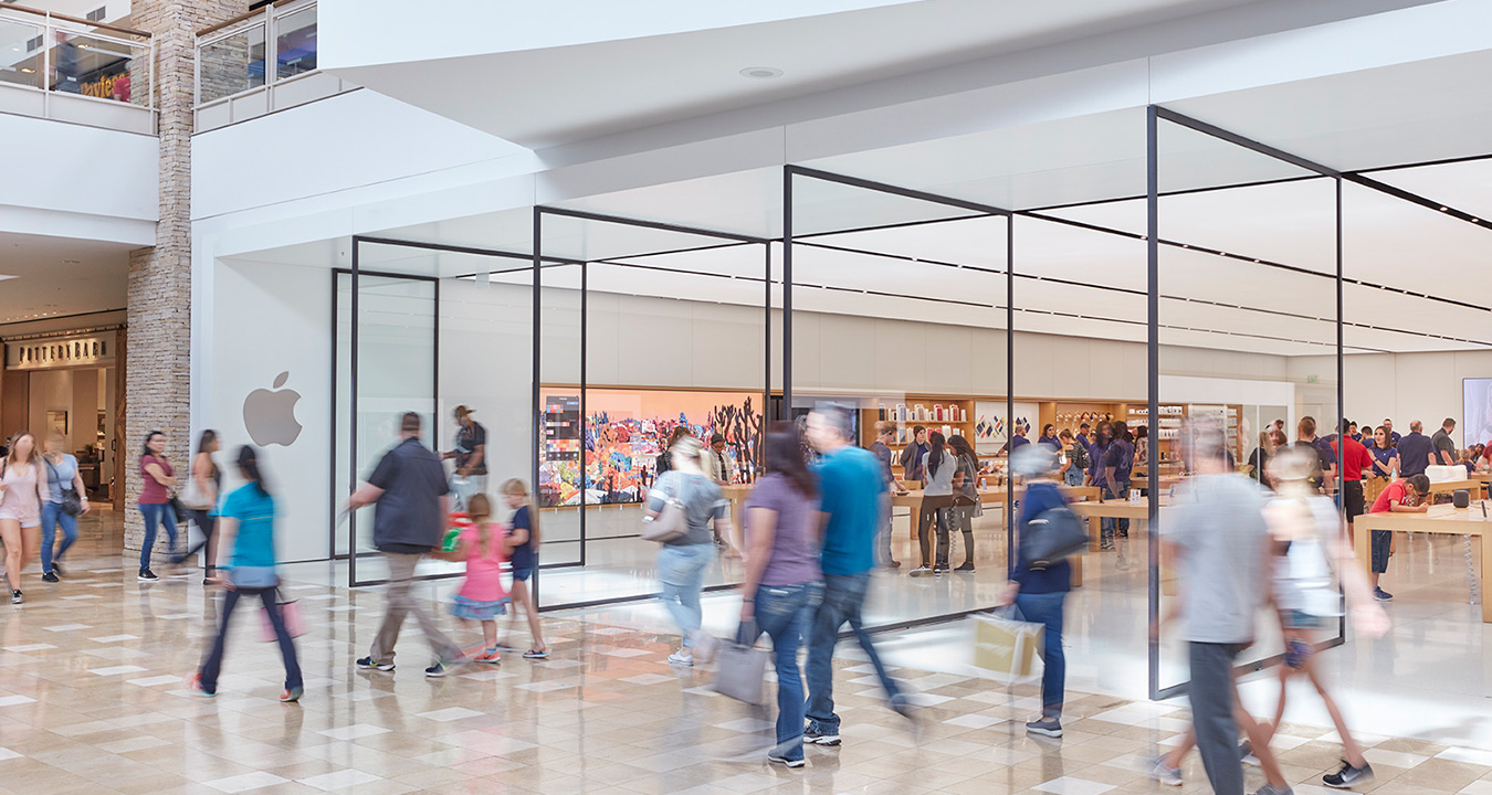 Guests shopping at Chandler Fashion Center