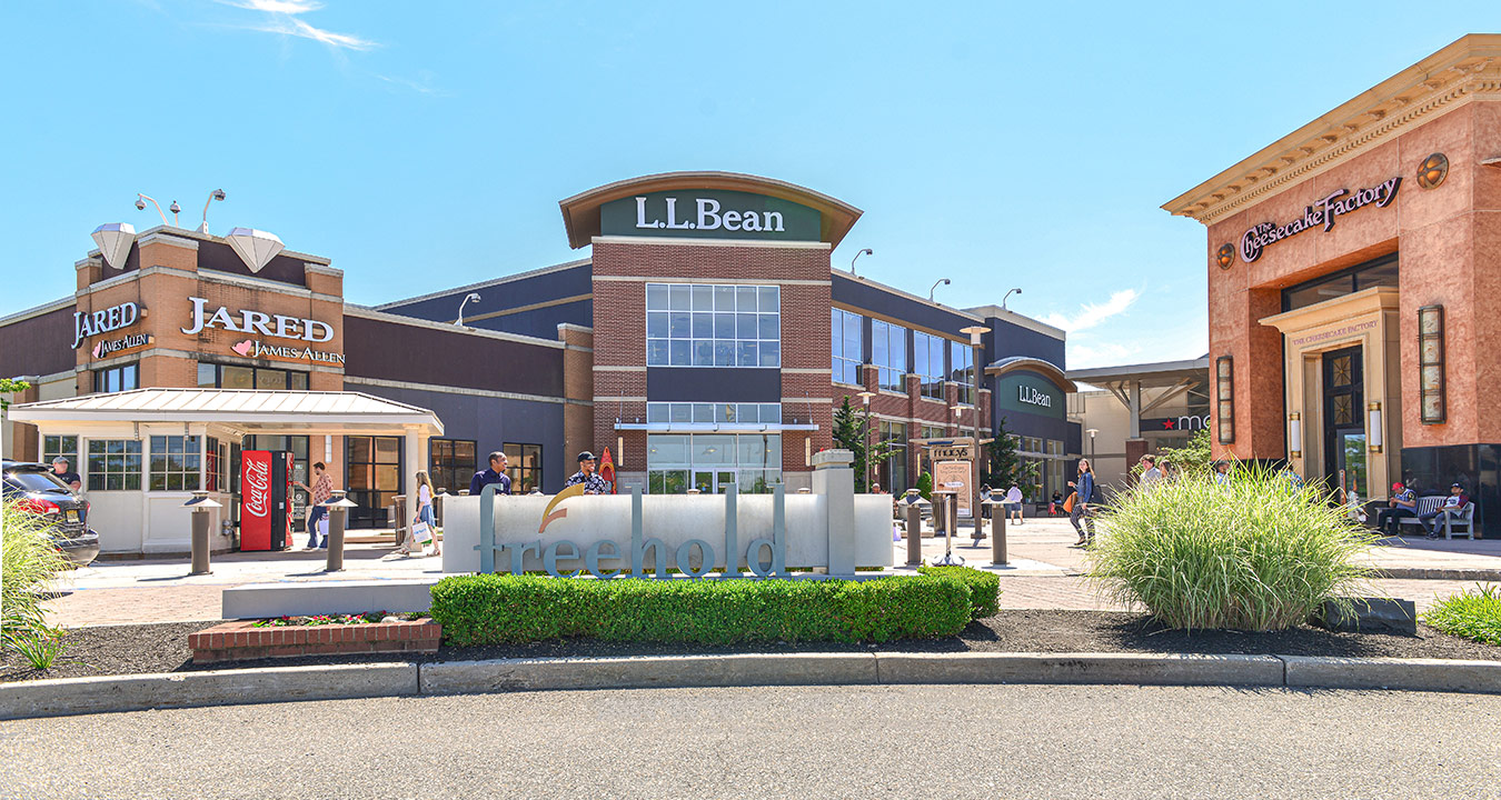 Freehold Raceway Mall's exterior entryway