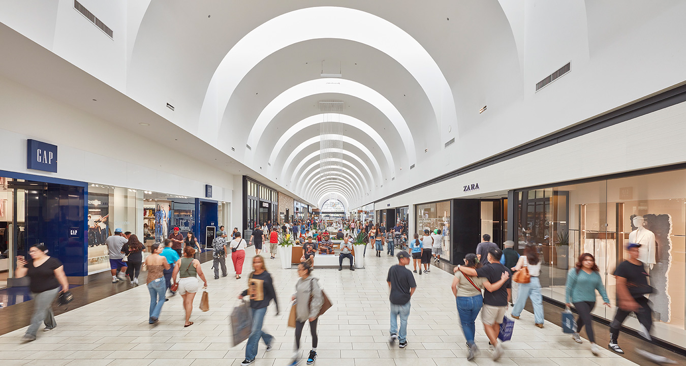 Los Cerritos Center's interior area by Gap and Zara