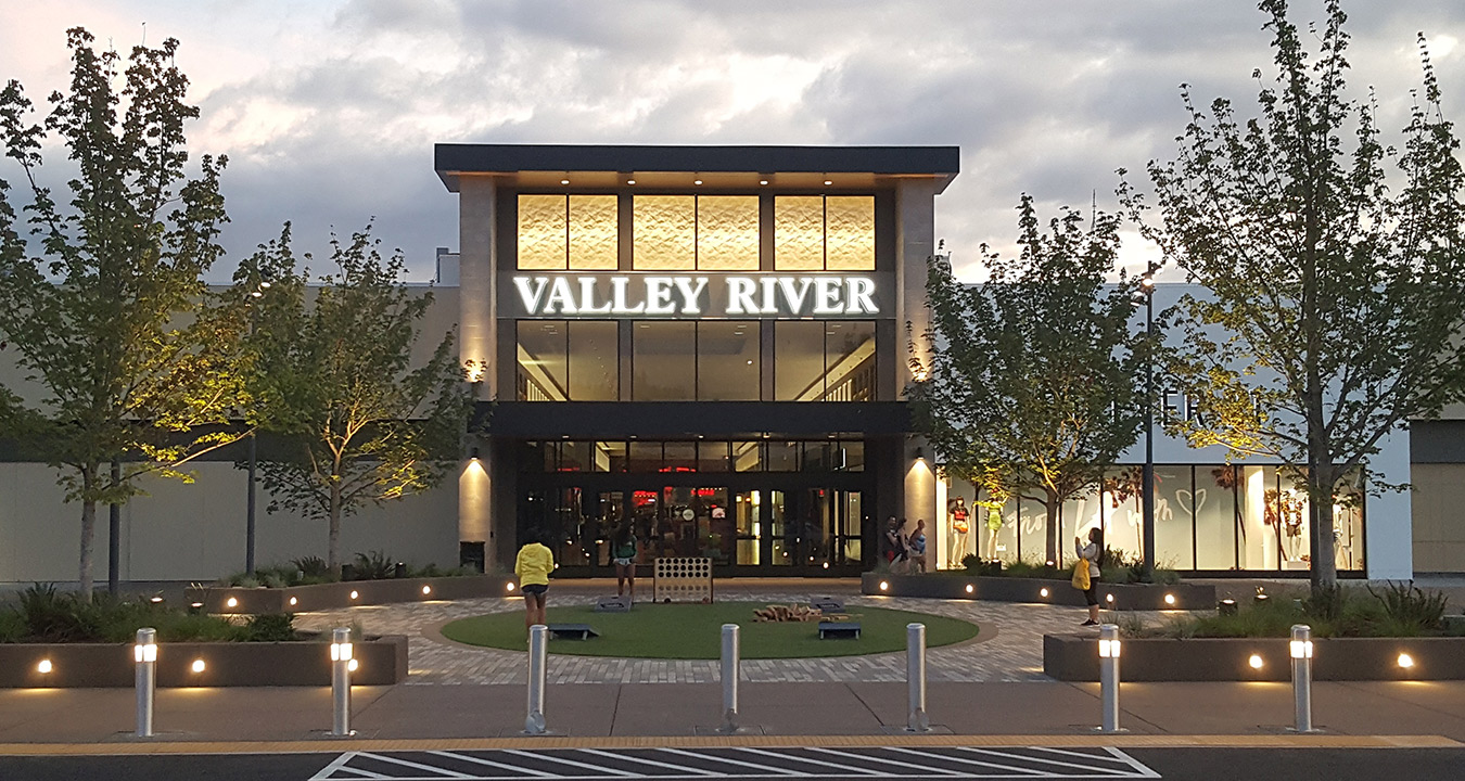 Valley River Center, Sales