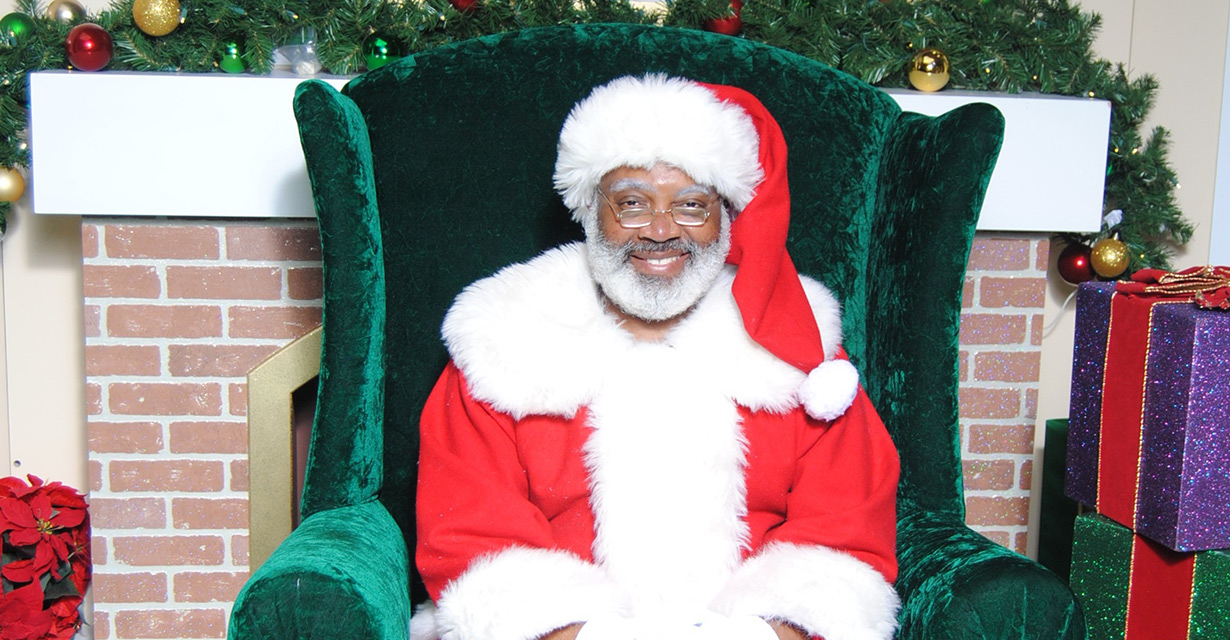 Santa at Fashion District Philadelphia